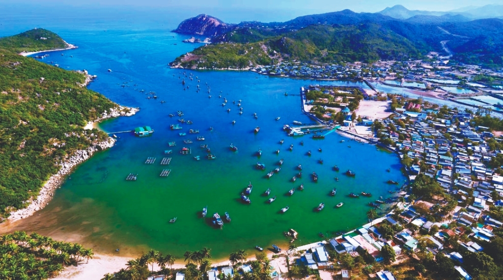 gioi thieu hinh anh tu lieu ve di san van hoa du lich bien dao viet nam