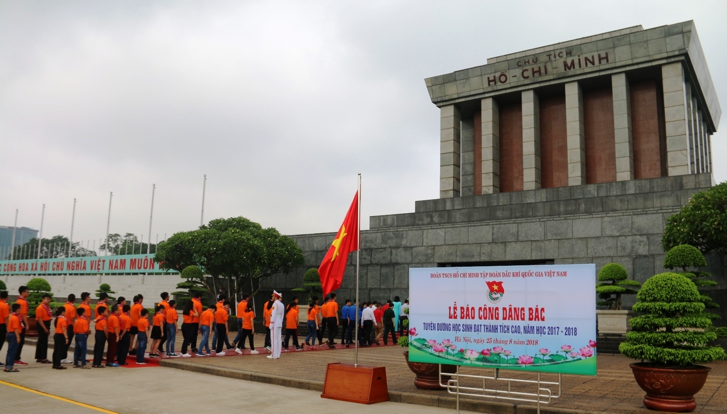 thanh lap hoi dong khoa hoc kiem tra danh gia trang thai thi hai chu tich ho chi minh