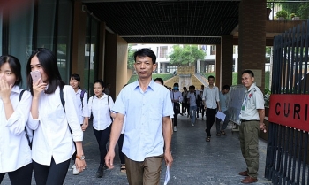 Trưởng thôn 46 tuổi - thí sinh... già nhất Hà Nội