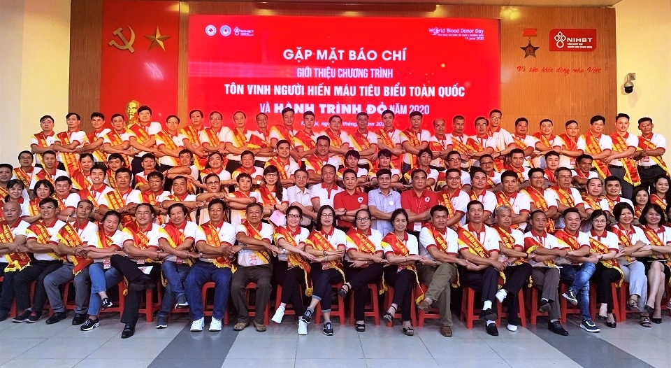 ton vinh 100 nguoi hien mau tinh nguyen tieu bieu nam 2020