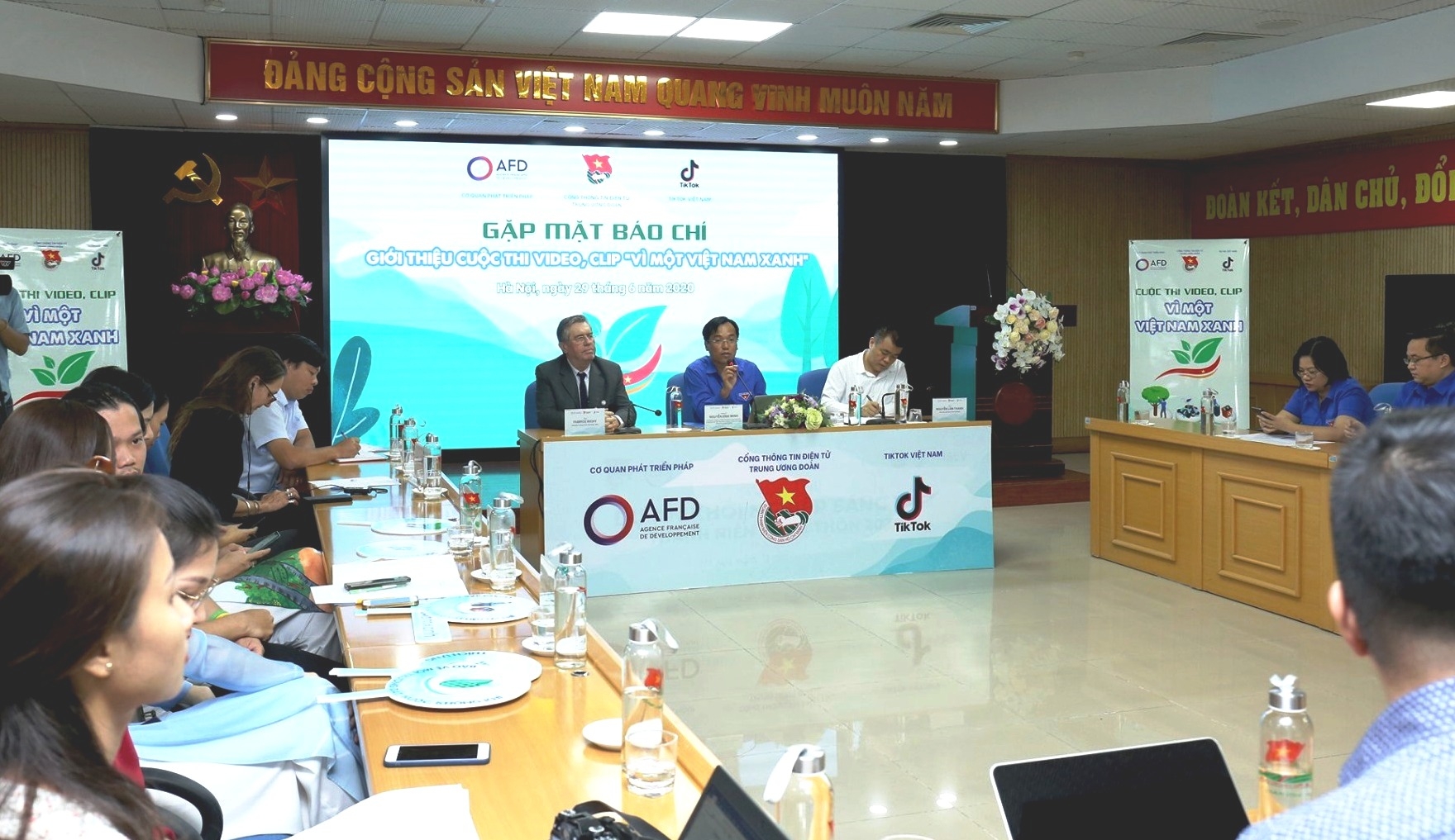 thuong 10 trieu dong cho video clip dat giai nhat cuoc thi vi mot viet nam xanh