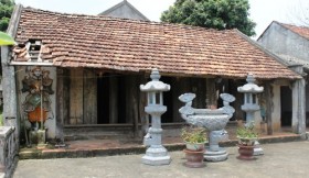 Xót xa di tích quốc gia chờ sập