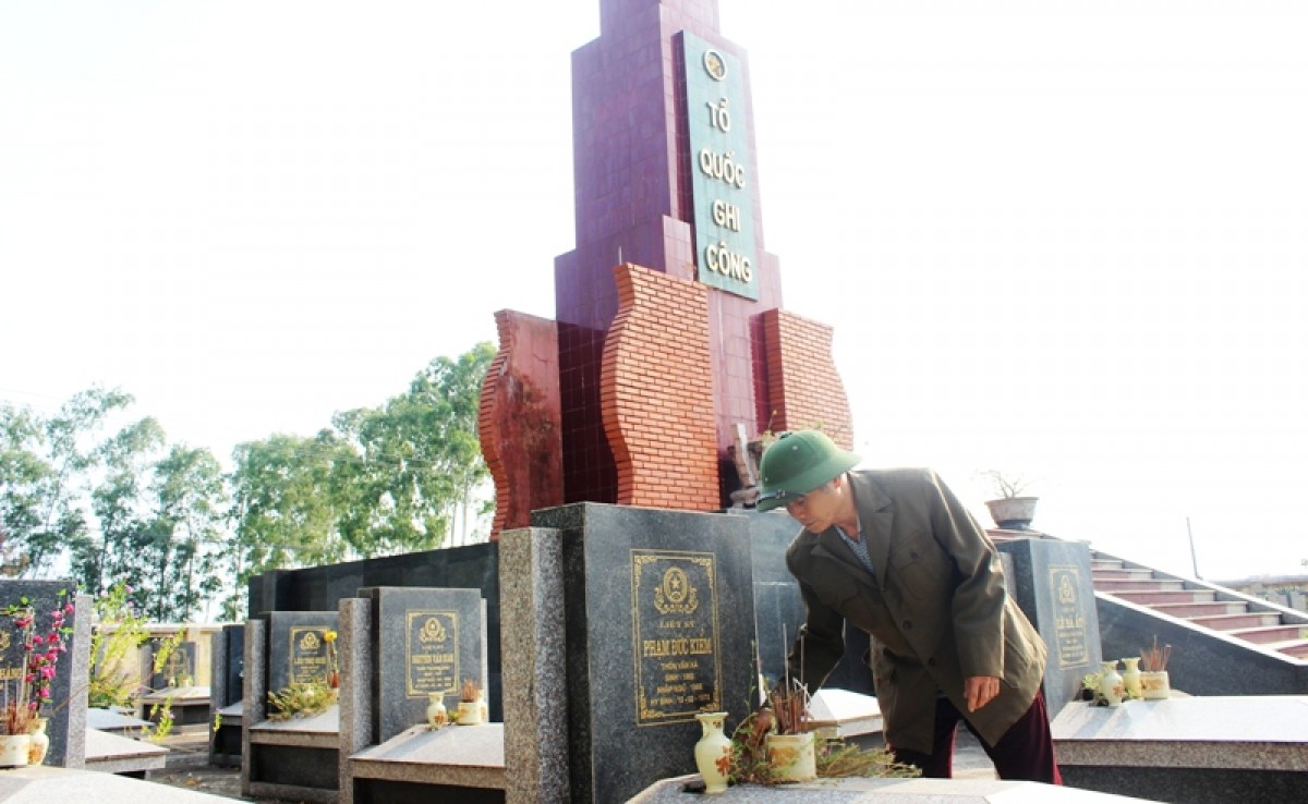 Nặng lòng với đồng đội