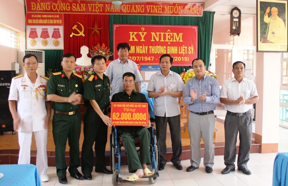 Tri ân người có công với cách mạng tỉnh Phú Thọ