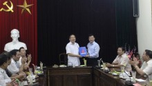 tham hoi va tang qua trung tam dieu duong thuong binh thuan thanh