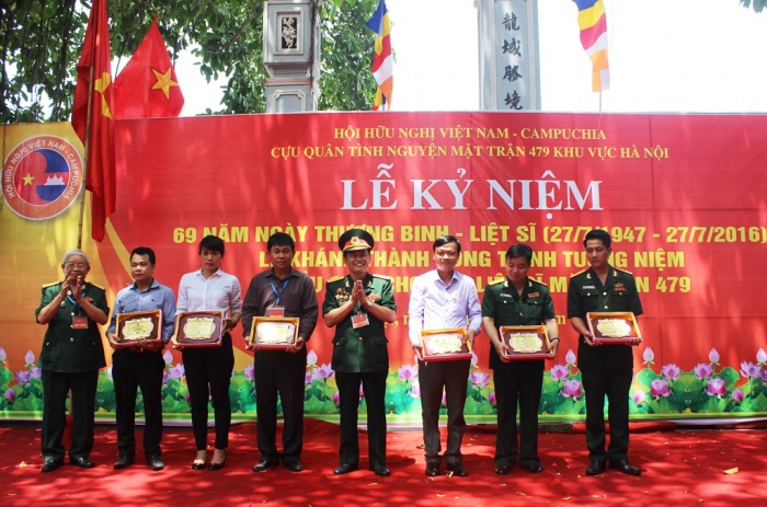 khanh thanh cong trinh tuong niem liet si quan tinh nguyen viet nam o campuchia