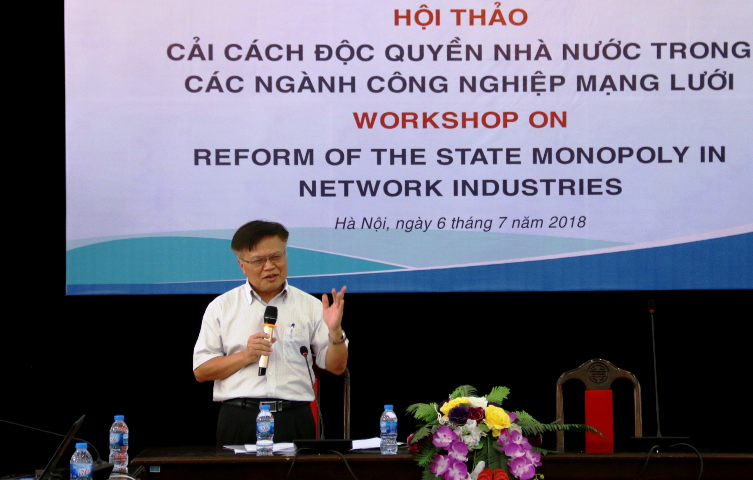 cai cach doc quyen nha nuoc trong cac nganh cong nghiep mang luoi