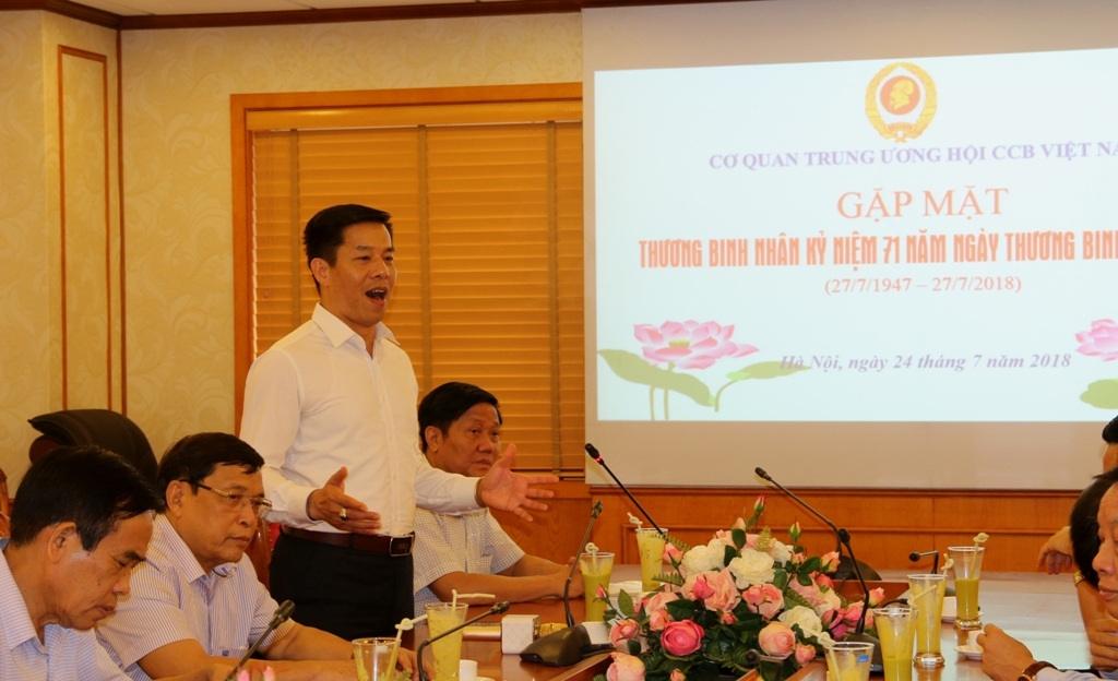 hoi ccb tap doan tham hoi tang qua cac thuong binh gia dinh liet si trung uong hoi ccb