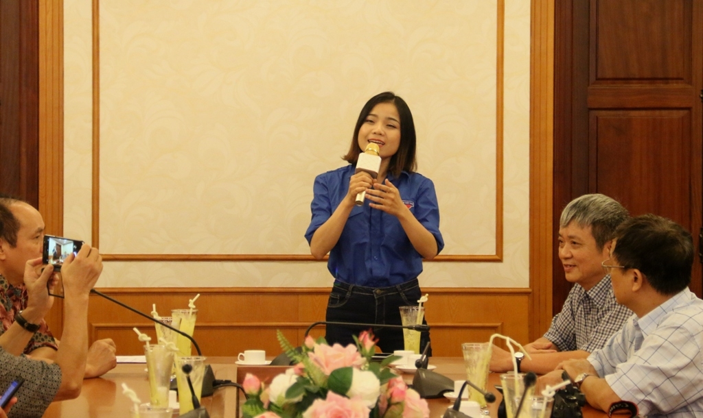 hoi ccb tap doan tham hoi tang qua cac thuong binh gia dinh liet si trung uong hoi ccb