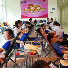 tuoi tre dau khi tham gia hien mau nhan dao