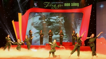Xúc động chương trình nghệ thuật “Tiếng gọi non sông”