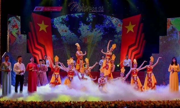 xuc dong chuong trinh nghe thuat mau hoa do nam 2020