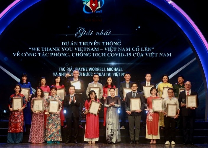 pv gas va pvfcco dong hanh cung le trao giai thuong toan quoc ve thong tin doi ngoai lan thu vi