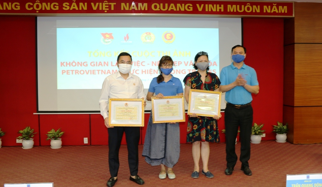 Trao giải cuộc thi ảnh “Không gian làm việc - nét đẹp văn hóa Petrovietnam’’