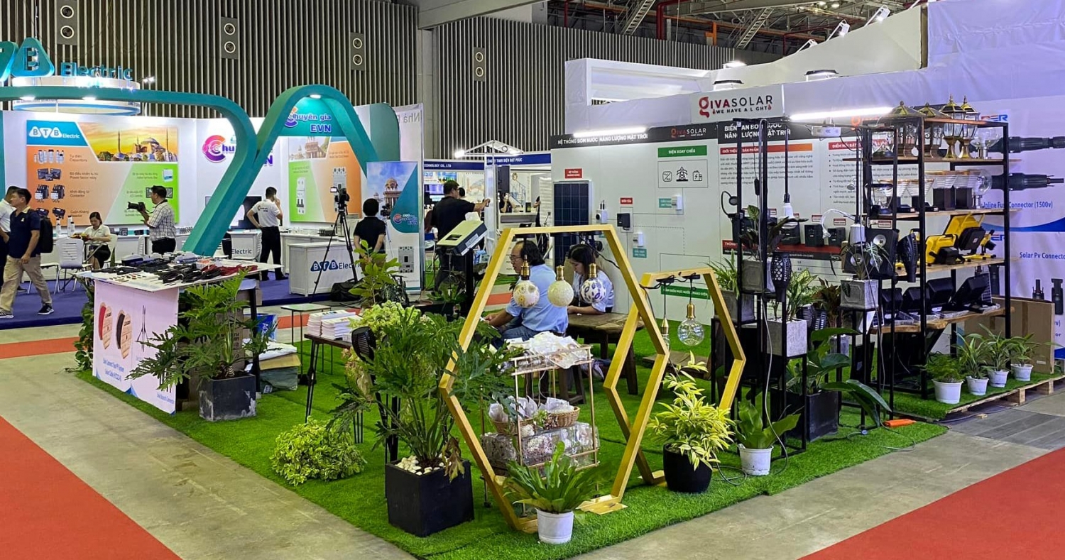 Trưng bày thiết bị, công nghệ điện và năng lượng xanh tại Vietnam ETE & Enertec Expo 2022