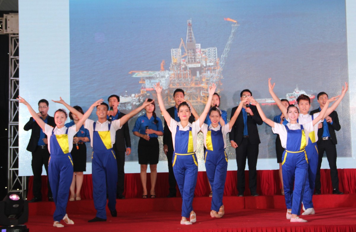 Lễ hội chào mừng thành công Đại hội Đảng bộ Tập đoàn lần thứ II