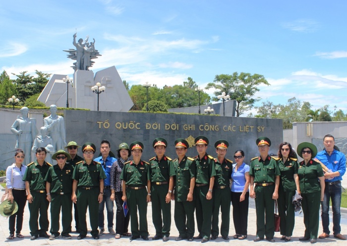 hoi ccb cong ty me tap doan tuong nho cac anh hung liet sy