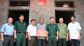 Bàn giao nhà 'Nghĩa tình đồng đội' tại Hà Nam