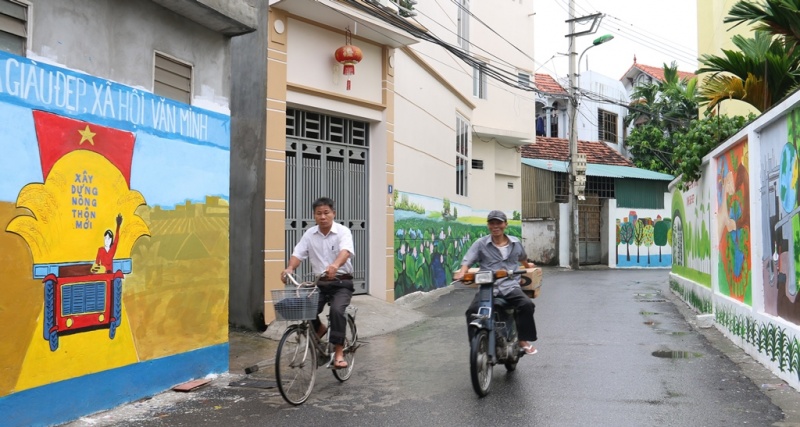 Độc đáo “con đường bích họa” ở làng quê Hà Nội doc dao con duong bich hoa o lang que ha noi