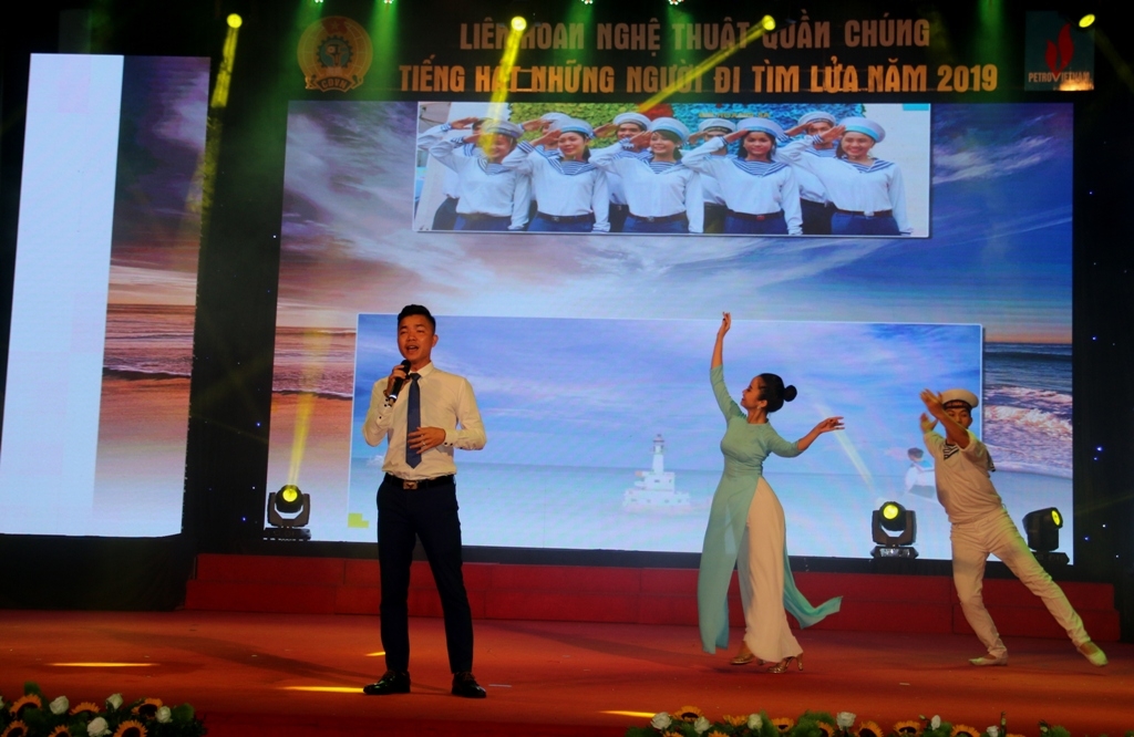 Những tiết mục đặc sắc tại Liên hoan “Tiếng hát Những người đi tìm lửa” năm 2019 nhung tiet muc hay o tieng hat nhung nguoi di tim lua nam 2019