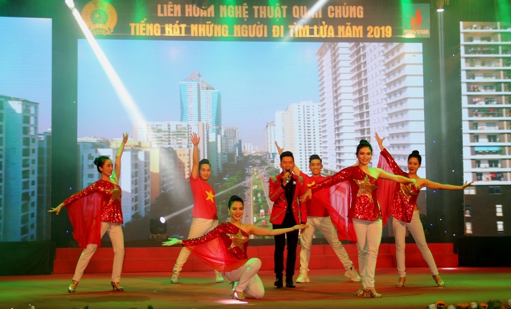 Những tiết mục đặc sắc tại Liên hoan “Tiếng hát Những người đi tìm lửa” năm 2019 nhung tiet muc hay o tieng hat nhung nguoi di tim lua nam 2019