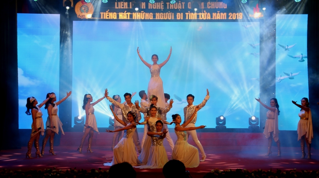 Những tiết mục đặc sắc tại Liên hoan “Tiếng hát Những người đi tìm lửa” năm 2019 nhung tiet muc hay o tieng hat nhung nguoi di tim lua nam 2019