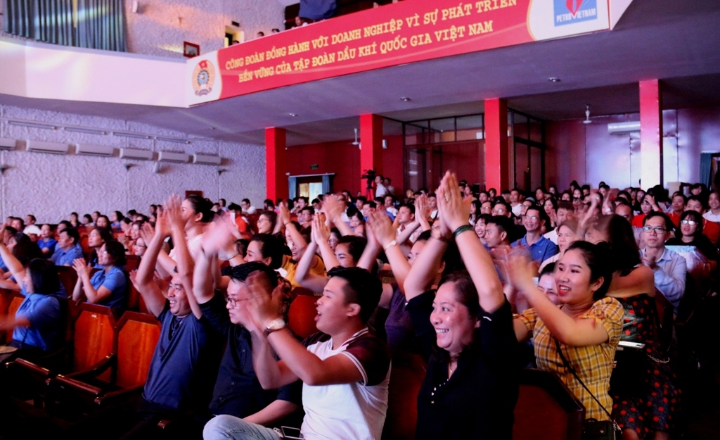 Những tiết mục đặc sắc tại Liên hoan “Tiếng hát Những người đi tìm lửa” năm 2019 nhung tiet muc hay o tieng hat nhung nguoi di tim lua nam 2019