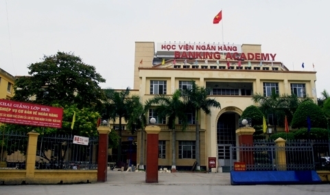 42 thi sinh dau tien trung tuyen hoc vien ngan hang