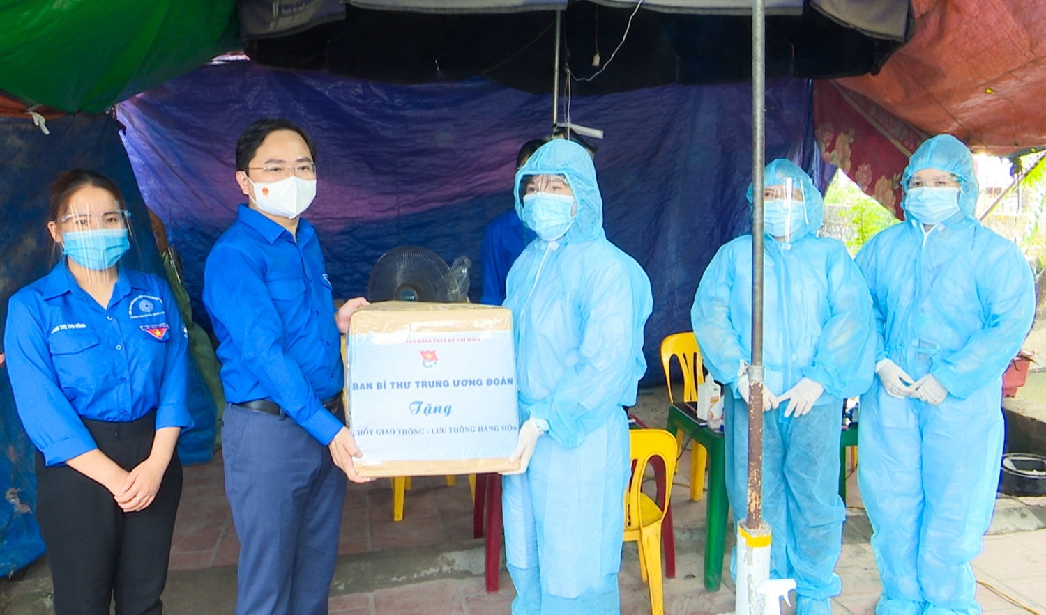 Trung ương Đoàn thăm, động viên lực lượng trực chốt tại cửa ngõ Thủ đô