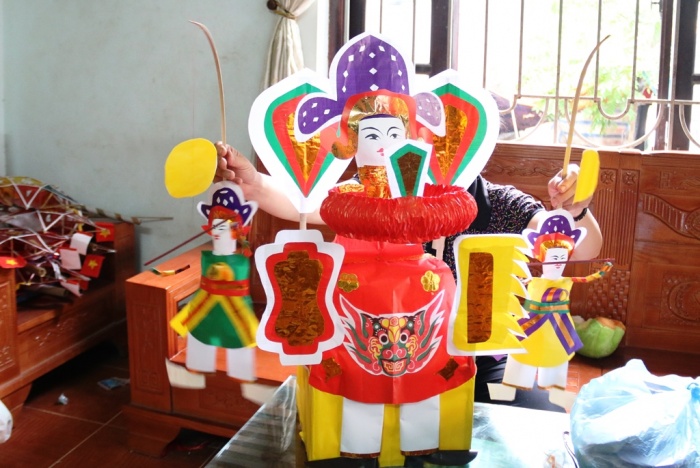 nguoi phu nu hon 40 nam giu hon trung thu cho tre