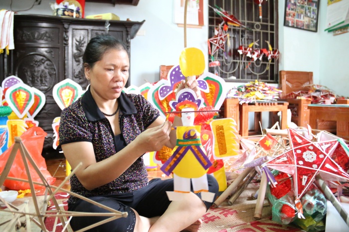 nguoi phu nu hon 40 nam giu hon trung thu cho tre