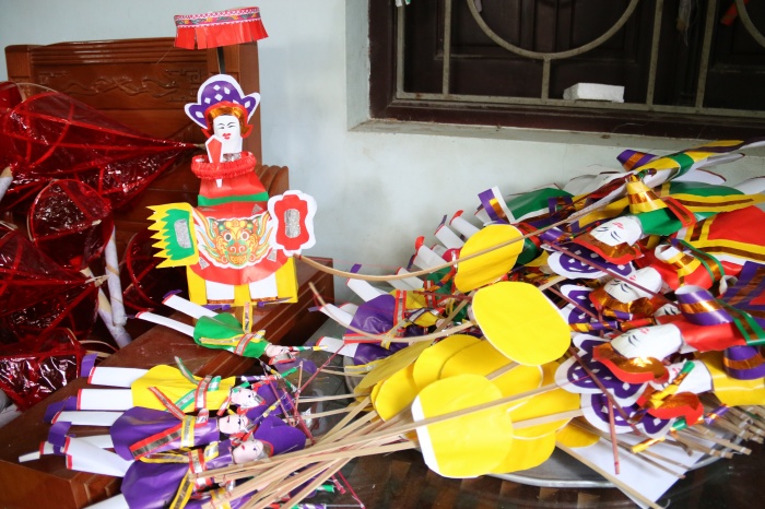 nguoi phu nu hon 40 nam giu hon trung thu cho tre