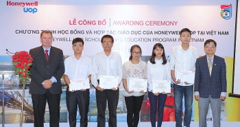 Honeywell UOP trao tặng học bổng cho sinh viên PVU