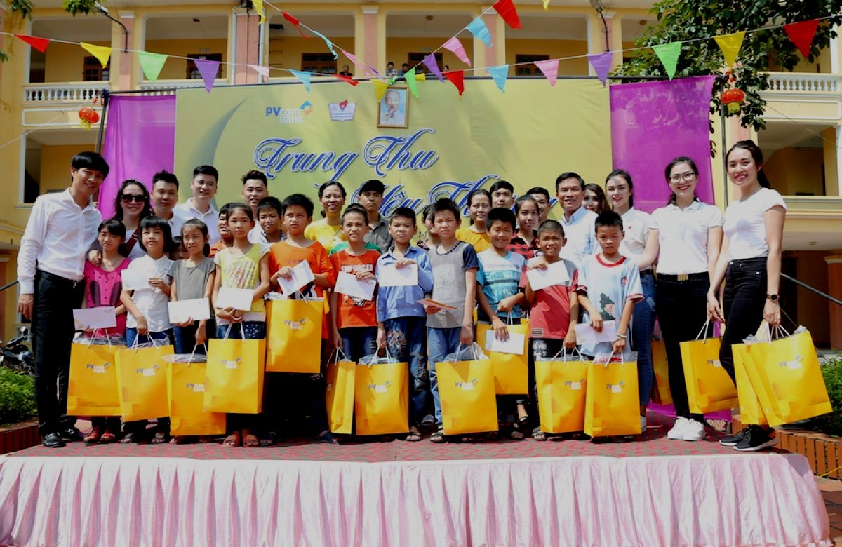 PVcomBank mang yêu thương đến với trẻ em khuyết tật tỉnh Thái Bình pvcombank mang yeu thuong den voi tre em khuyet tat tinh thai binh
