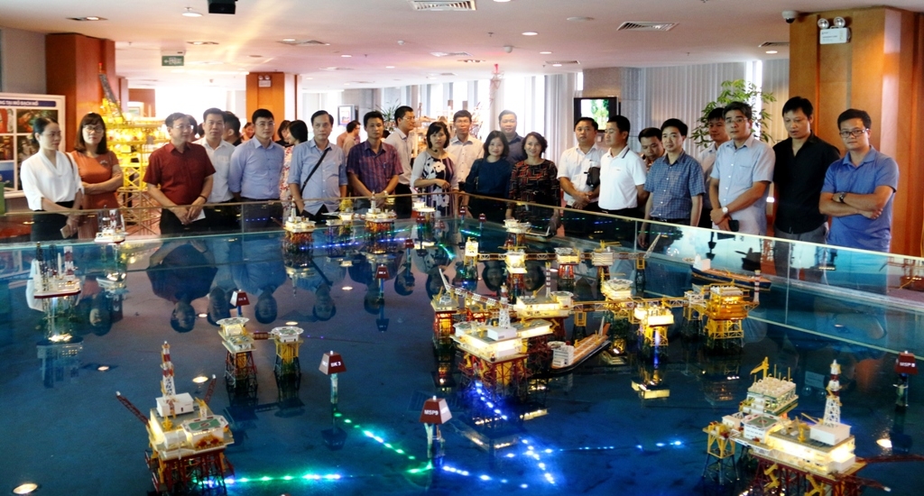 Trao đổi kinh nghiệm công tác giữa Học viện Chính trị khu vực I với PVN trao doi kinh nghiem cong tac giua hoc vien chinh tri khu vuc i voi pvn