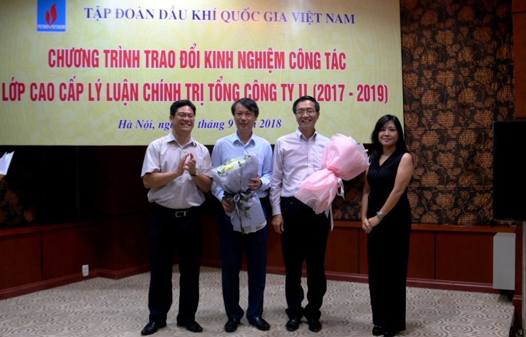 Trao đổi kinh nghiệm công tác giữa Học viện Chính trị khu vực I với PVN trao doi kinh nghiem cong tac giua hoc vien chinh tri khu vuc i voi pvn