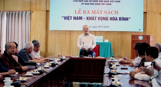 ra mat sach viet nam khat vong hoa binh