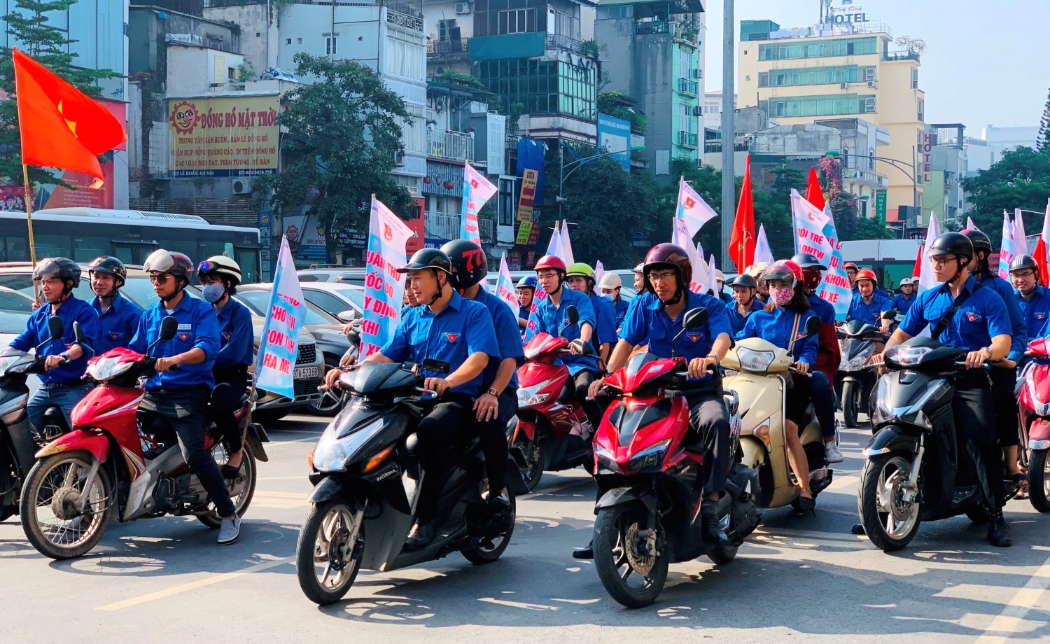 tuoi tre dau khi xung kich tham gia cac hoat dong dam bao an toan giao thong