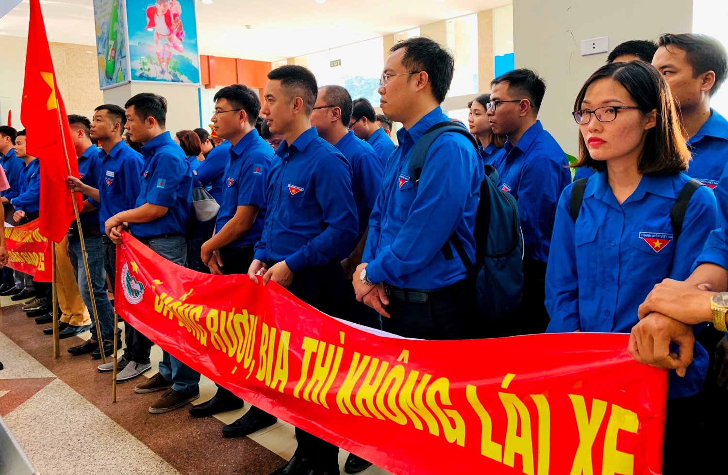 tuoi tre dau khi xung kich tham gia cac hoat dong dam bao an toan giao thong