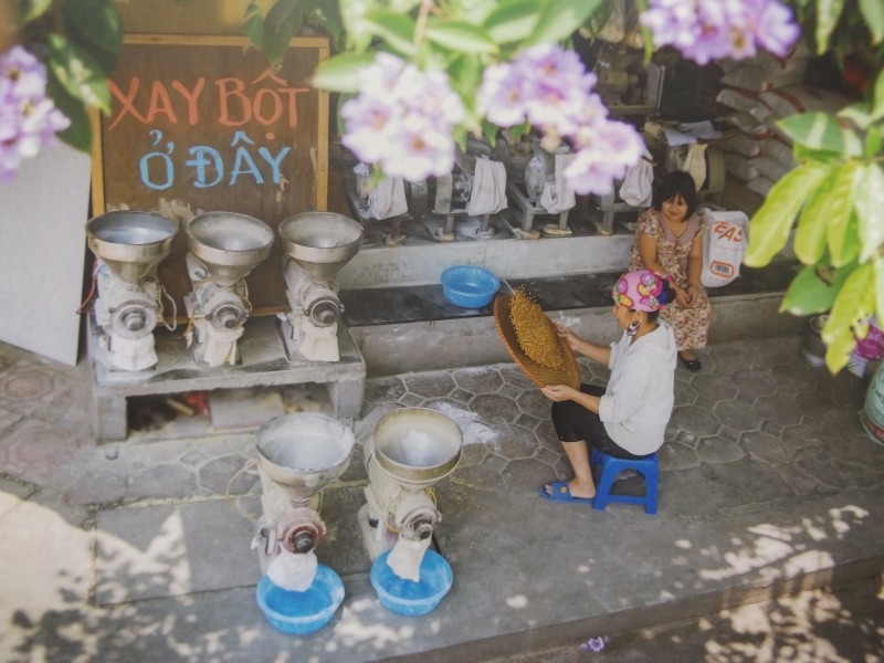 vi mot ha noi dang song qua anh