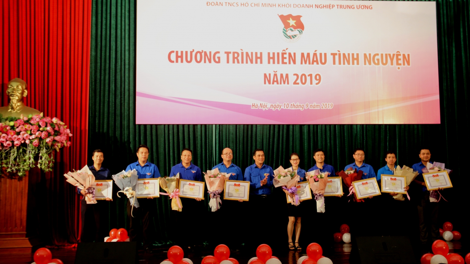 tuoi tre dau khi tham gia hien mau nhan dao