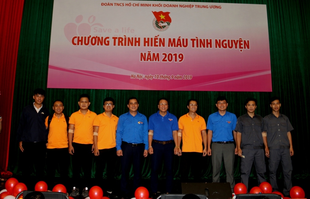 tuoi tre dau khi tham gia hien mau nhan dao