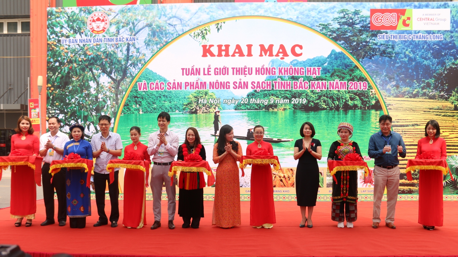 dua hong khong hat bac kan den tay nguoi tieu dung thu do