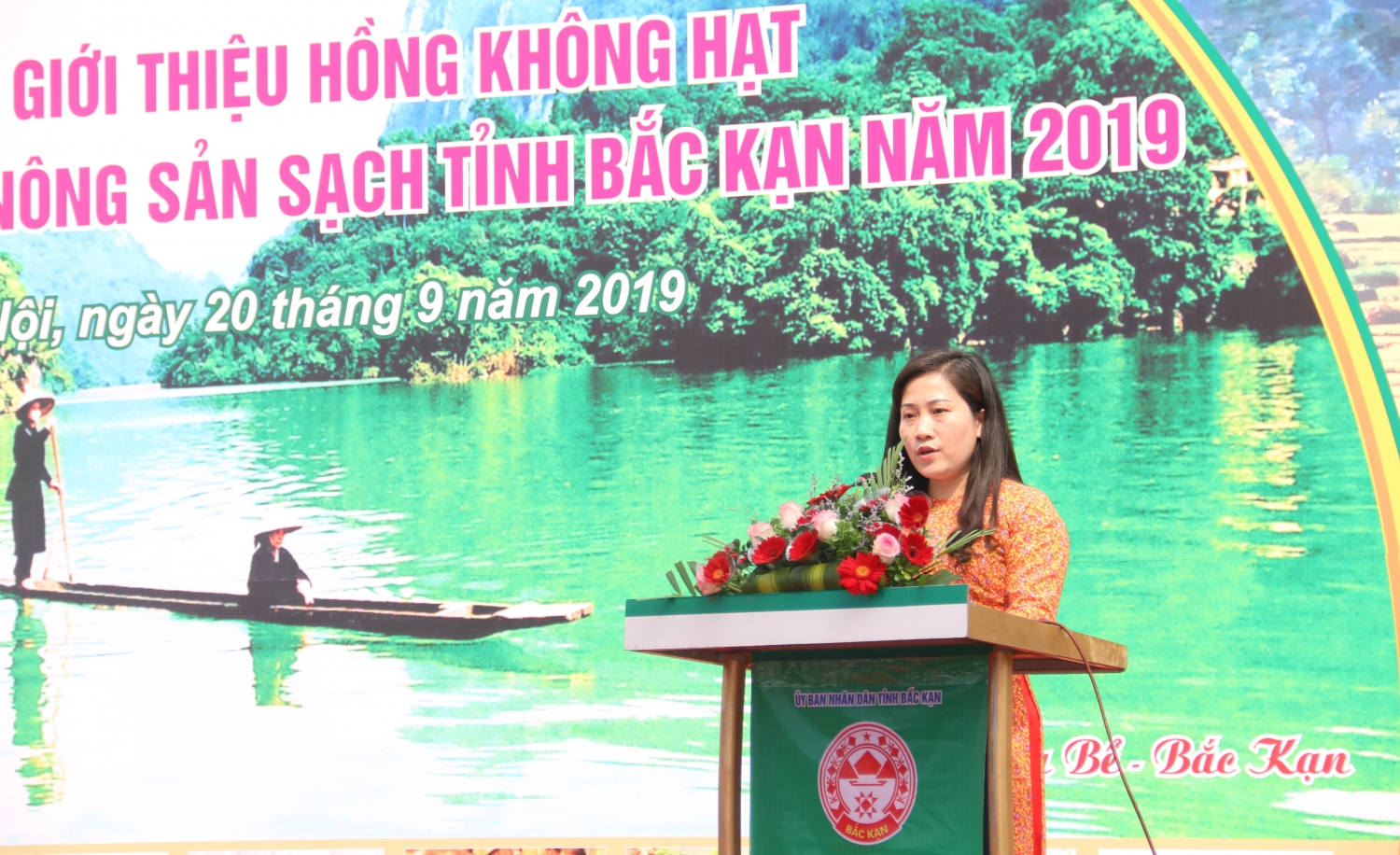 dua hong khong hat bac kan den tay nguoi tieu dung thu do