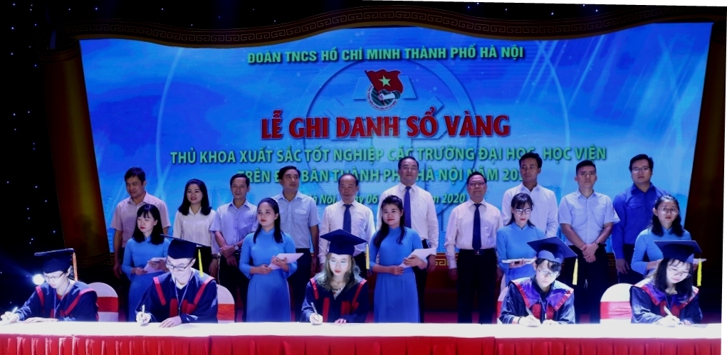 88 thủ khoa xuất sắc ghi danh sổ vàng năm 2020