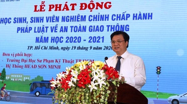 1320-sinh-vien-chyp-hanh-phap-luyt-an-toan-giao-thong