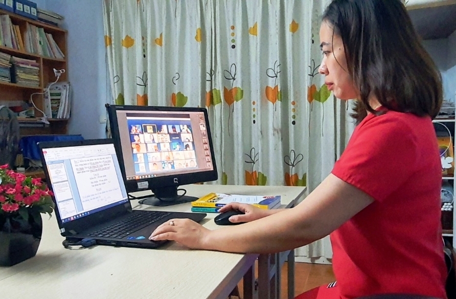 Khắc phục khó khăn trong việc dạy và học trực tuyến