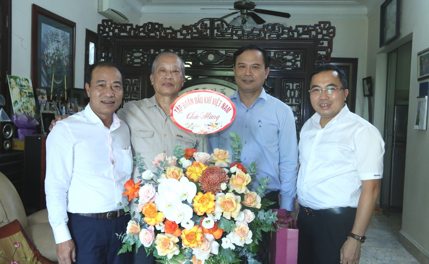 Petrovietnam thăm  hỏi, tri ân nguyên lãnh đạo Tập đoàn