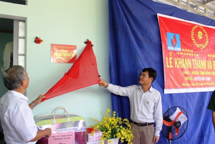 hoi ccb pvn trao nha nghia tinh dong doi tai bac giang