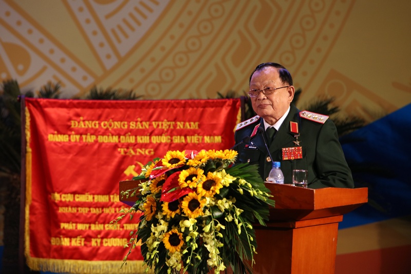 hoi ccb tap doan dkqg vn don nhan huan chuong lao dong hang ba